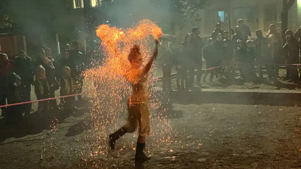 Eldshow på Farstaängen – Night Circus